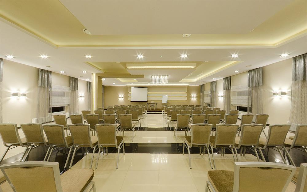 Hotel Podkowa Плоцк Экстерьер фото