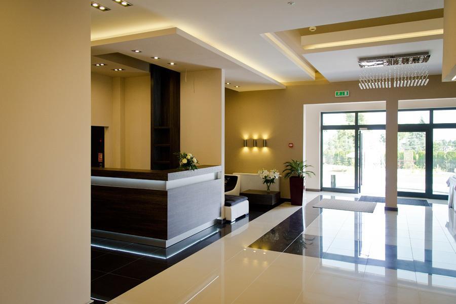 Hotel Podkowa Плоцк Экстерьер фото